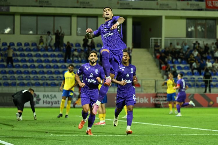 "Sumqayıt" 3 xalı 3 qolla qazandı