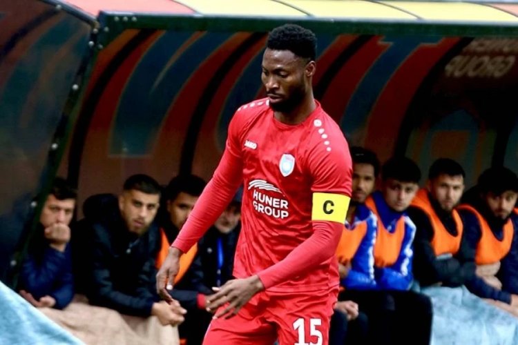 Hakman Toqo millisinə çağırıldı
