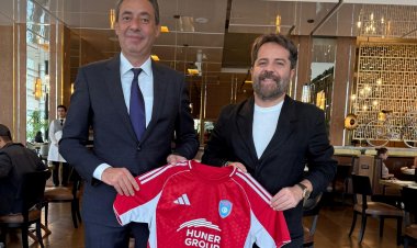 Ehtiram Quliyev "Qalatasaray"ın sabiq İdarə heyəti sədrilə görüşdü