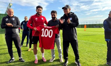 "Turan Tovuz" 100-ə çatan Ayxan Hüseynovu mükafatlandırdı