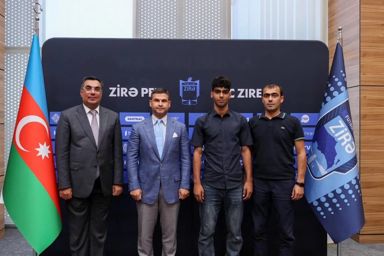 "Zirə" rəsmisi imtahanda yüksək bal toplayan oyunçu ilə görüşdü