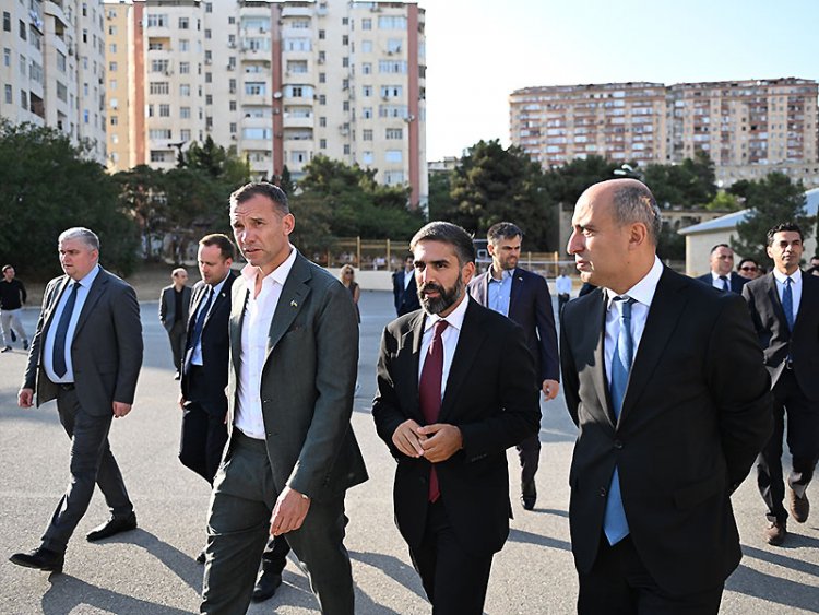 Əfsanəvi Şevçenko Bakıda meydança açılışında - FOTOLAR