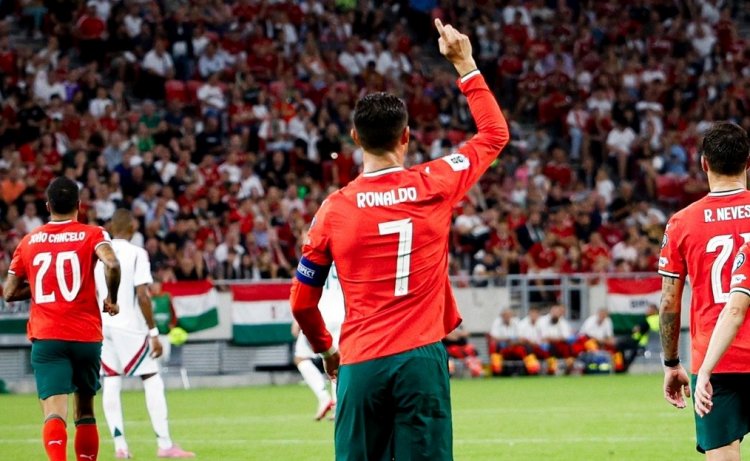 Ronaldo bütün zamanların ən yaxşı oyunçusu mükafatını aldı