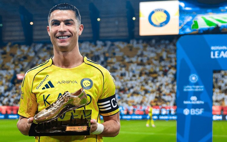 Kriştiano Ronaldoya ardıcıl ikinci dəfə "Qızıl buts” mükafatı verildi