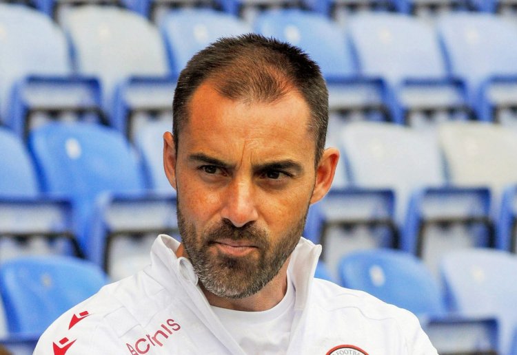 "Neftçi" və "Qarabağ"ın sabiq məşqçisi 3 aya istefaya göndərildi