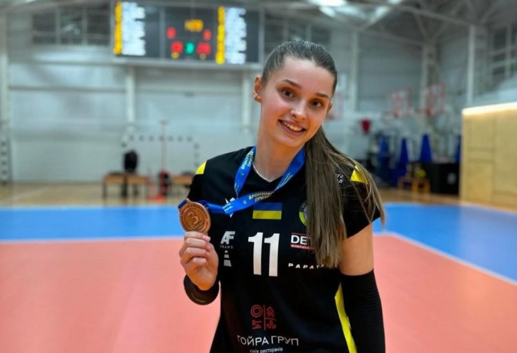 Yüksək Liqanın gümüş medalçısı üç ukraynalı ilə müqavilə bağladı
