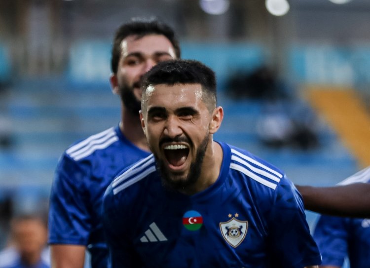 Toral Bayramov çempionatlar tarixində 108-ci futbolçu oldu
