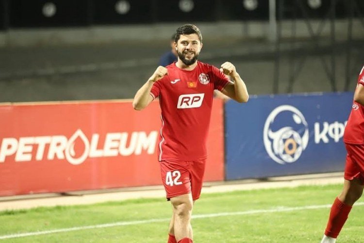 Orxan Əliyev "Neftçi"yə 2 qol vurub oyunun ən yaxşısı seçildi - FOTO