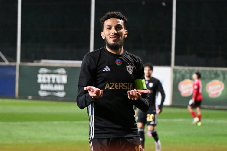 Abdullah Zubir "Qarabağ"ın heyətində yubiley qolunu vurdu