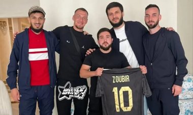 "Qarabağ"ın futbolçuları xəsarət alan azarkeşi evində ziyarət etdilər