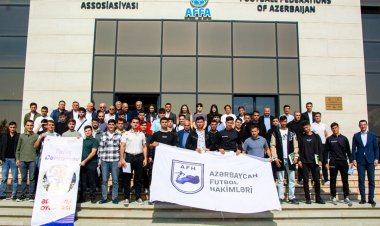 Gənc hakimlərə Tofiq Bəhramov haqqında kitab təqdim olundu