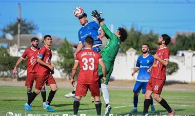 Hakimləri söyən futbolçu və baş məşqçinin cəzası açıqlandı