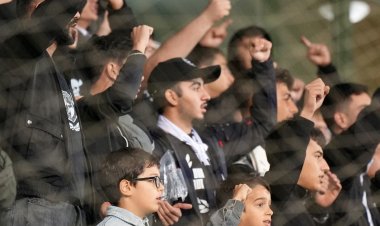 Azarkeşləri "Neftçi"ni söyüşlərə görə 9700 manat ziyana saldı