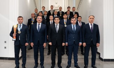 Dünya Korporativ Oyunlarının qalibi olan komandanı nazir qəbul etdi