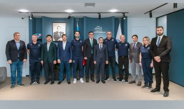 Nazir ASF-nin rəhbərliyi və məşqçilər korpusu ilə görüşdü