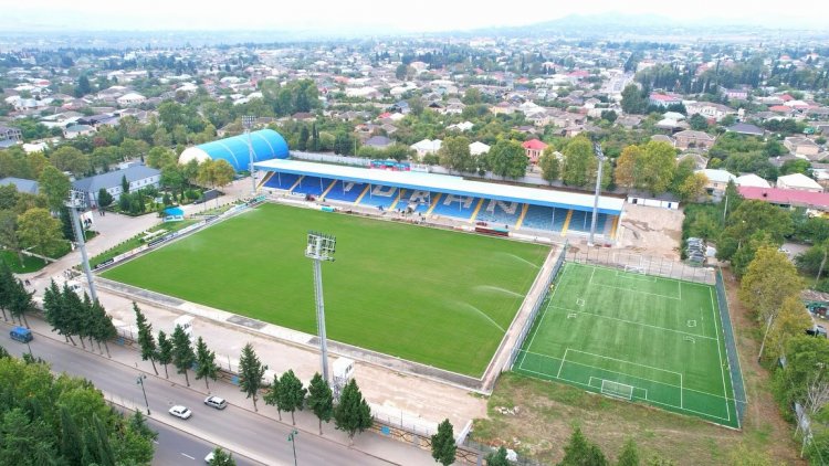 Tovuz stadionunda yeni və təbii ot örtüyü hazırdır - FOTOLAR