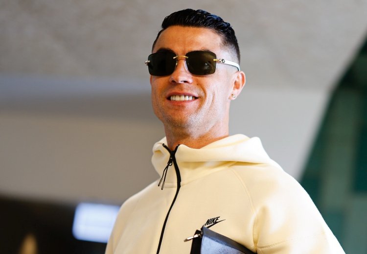 40 yaşlı Ronaldo ilk milyarder futbolçu kimi dünya tarixinə düşdü 
