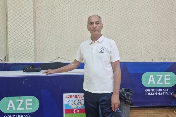  Bakı klubu "Qarabağ"ın sabiq baş məşqçisinə tapşırıldı