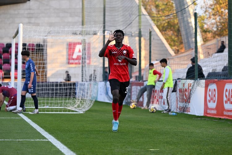 19 yaşlı qanalı "Mingəçevir"lə görüşdə "Qəbələ"nin tarixinə düşdü