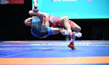 İslamiadada daha iki güləşçimiz gümüş, biri bürünc medal qazandı