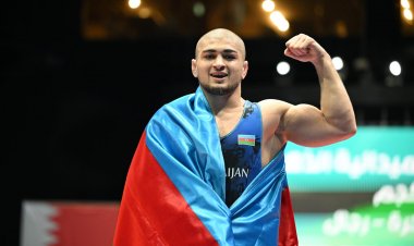 İslamiadanın güləş yarışında ilk qızıl medalımızı Arseniy əldə etdi