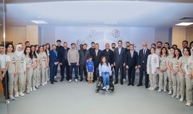 "Qarabağ" ailəsi Yeni Robotik Reabilitasiya Mərkəzində - FOTO