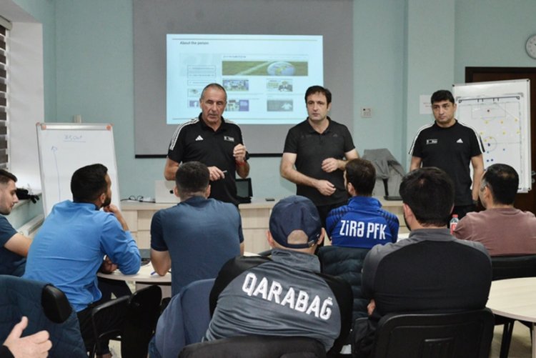  UEFA-nın nümayəndəsi Bakıda məşqçilər üçün seminar təşkil etdi