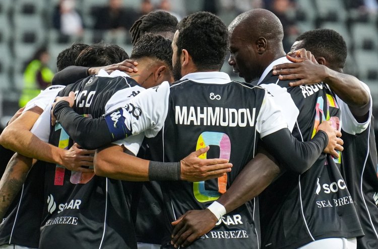 "Neftçi" "Kəpəz"i Bakıdan darmadağınla yola saldı - VİDEO