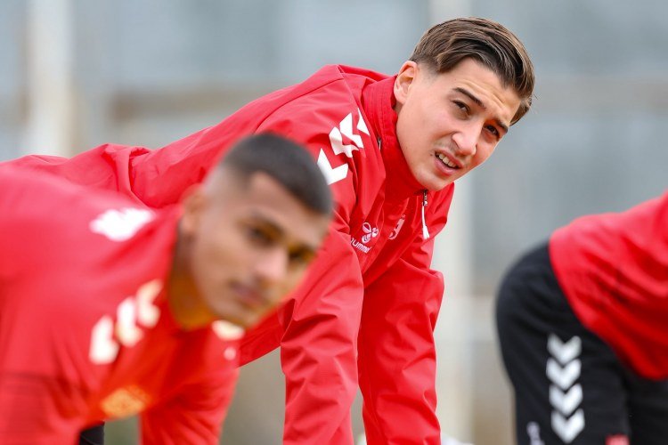 Millimizin futbolçusu mərc saytında qeydiyyatdan keçdiyini etiraf etdi: "Cəzasını yaşayıram" 