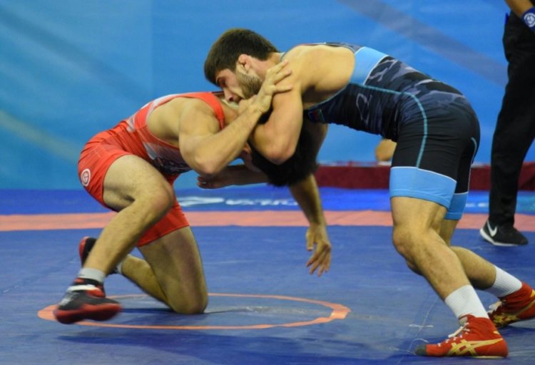 Azərbaycanın daha iki güləşçisi İslamiadada finala yüksəldi