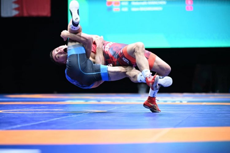 İslamiadada daha iki güləşçimiz gümüş, biri bürünc medal qazandı