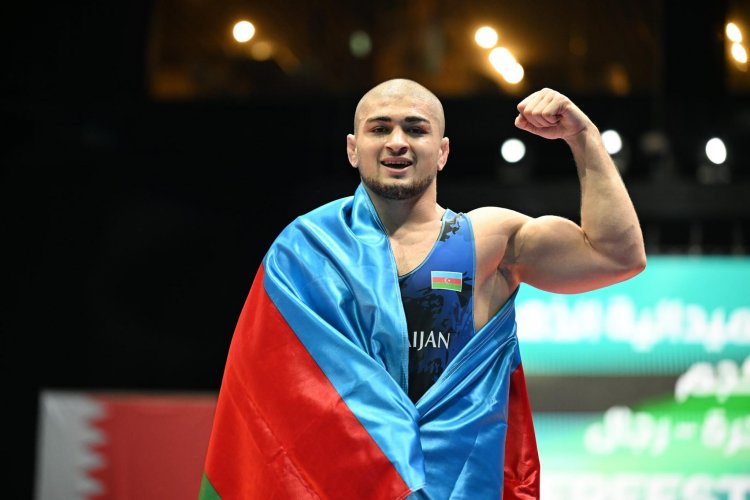 İslamiadanın güləş yarışında ilk qızıl medalımızı Arseniy əldə etdi