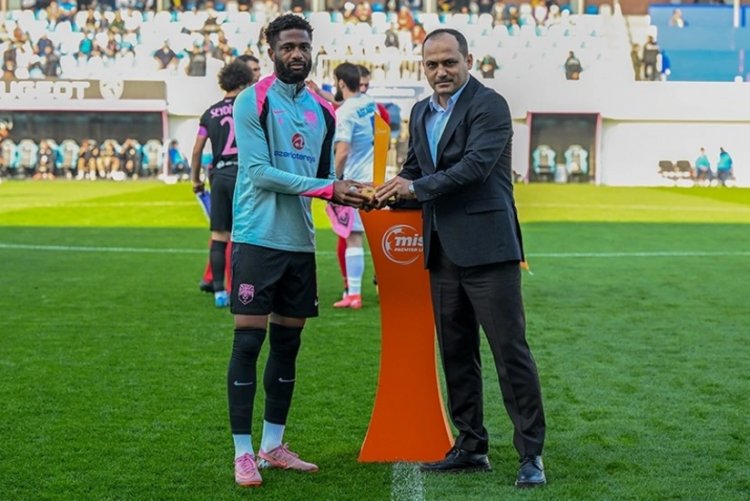 PFL Premyer Liqada oktyabr ayı üzrə qalibi mükafatlandırdı