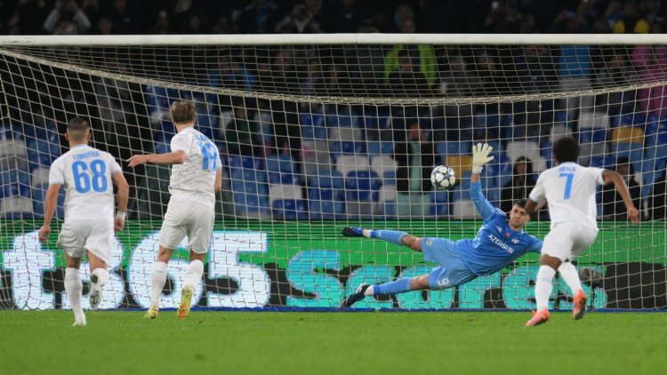 Mateuş Koxalski Rasmus Hoylunun penaltisini dəf etməsindən danışdı 