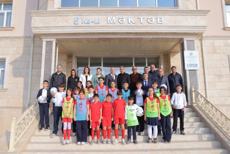 Naxçıvanda "Məktəblərdə Futbol Dərsi" layihəsinə start verildi