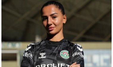 Azərbaycan millisinin qapıçısı Superliqada klubunu dəyişdi 