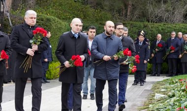  AFFA nümayəndələri Ümummilli Liderin məzarını ziyarət etdilər