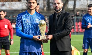 Peşəkar Futbol Liqası bölgə klubunun üzvünü mükafatlandırdı