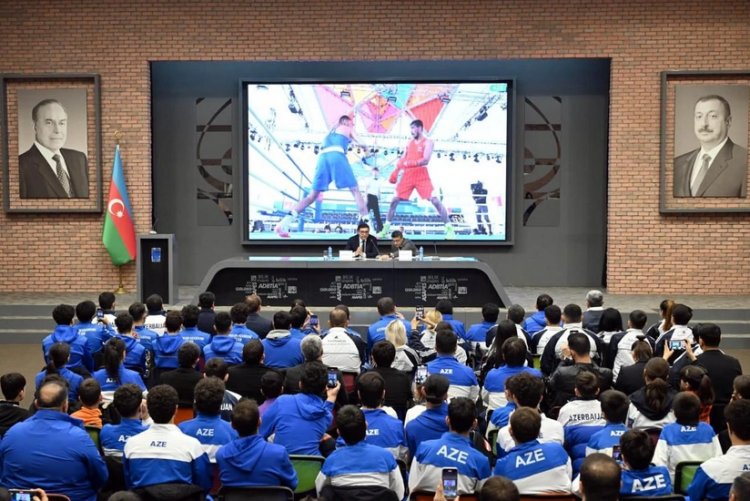 Nazir beynəlxalq yarışlarda nəticə qazanmış idmançılarla görüşdü