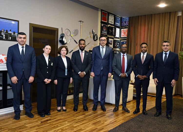  Fərid Qayıbov Somalinin gənclər və idman naziri ilə görüşdü