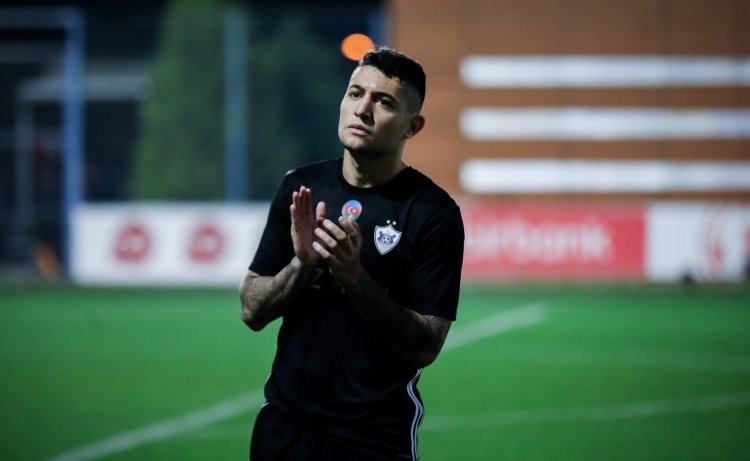 A Seriyası klubu "Qarabağ"ın futbolçusu ilə danışıqlara başladı