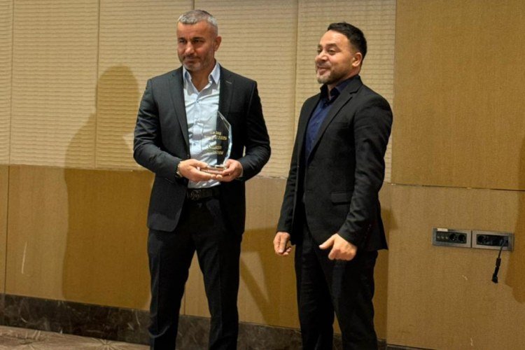 Qurban Qurbanov mükafatlandırıldı 