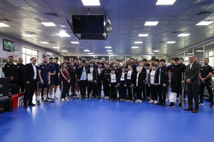 İnternat məktəbinin uşaqları "Qarabağ"ın qonağı oldular