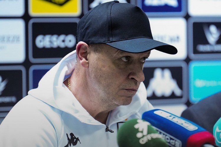 "Dediklərimə əməl etməyən oyunçular daha az oynayacaq"