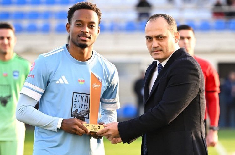 Peşəkar Futbol Liqası dekabrın ən yax qol müəllifini mükafatlandırdı