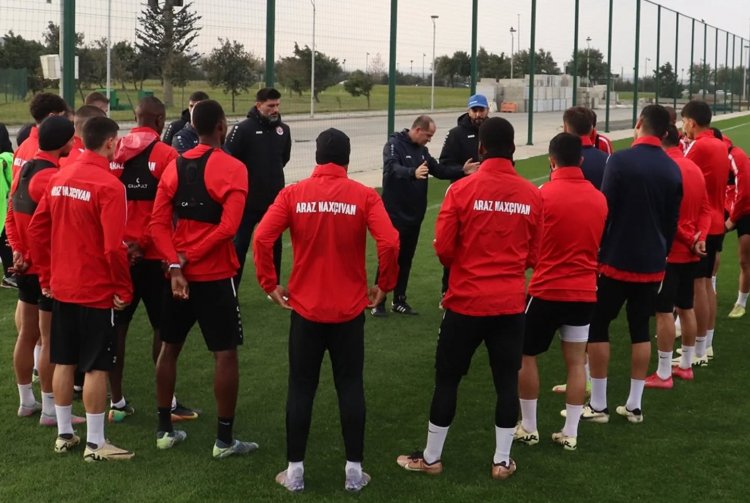 Elmar Baxşıyev "Araz-Naxçıvan"ın yaydığı açıqlamanı TƏKZİB ETDİ