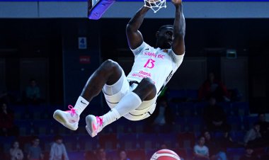  "Neftçi" 11-ci turdan təxirə salınmış oyunda "Sabah"a uduzdu