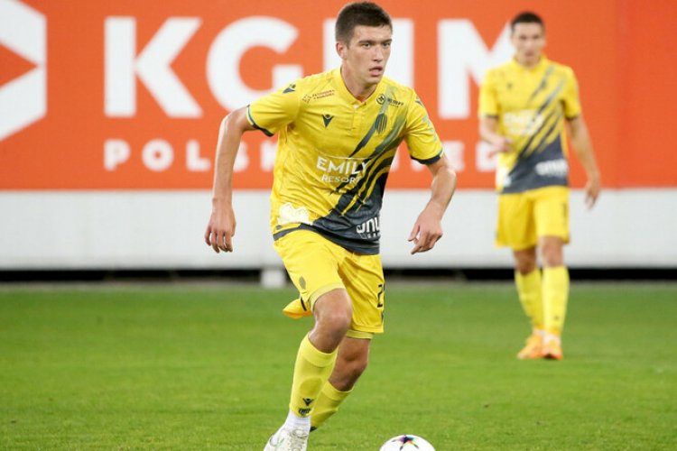 Vernidub istədi, "Neftçi" daha bir ukraynalı ilə danışıqlara başladı