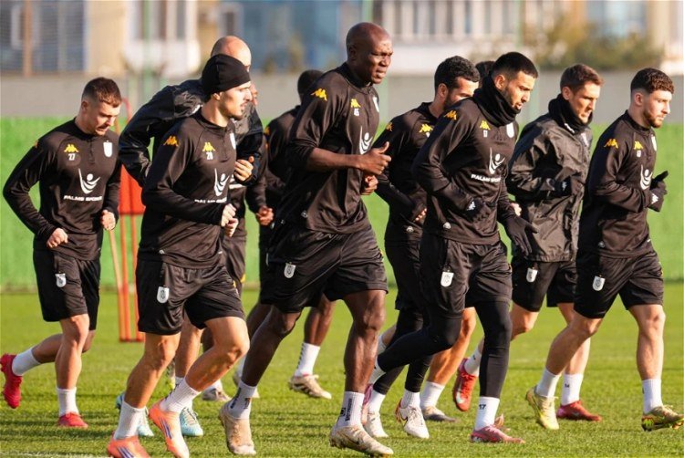 Baxın-görün, "Neftçi" Qazaxıstan mətbuatını nə ilə təəccübləndirib