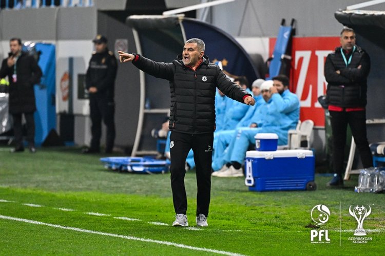 Füzuli Məmmədov raport hazırladı - Daha bir futbolçunu yola saldılar